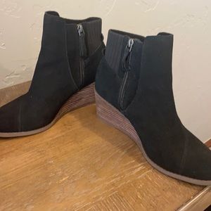 Toms Suede Booties